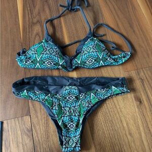 Chic Geometric Bikini Set in Blue and Green